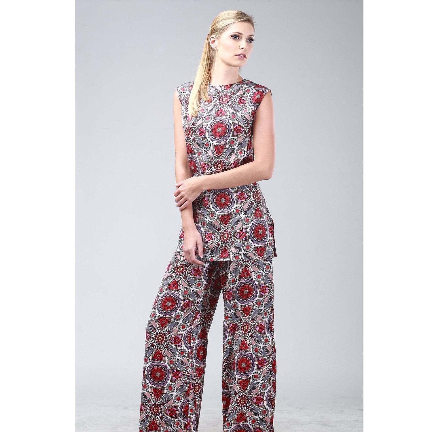 Sleeveless Tunic with Pants in Floral Coin Print